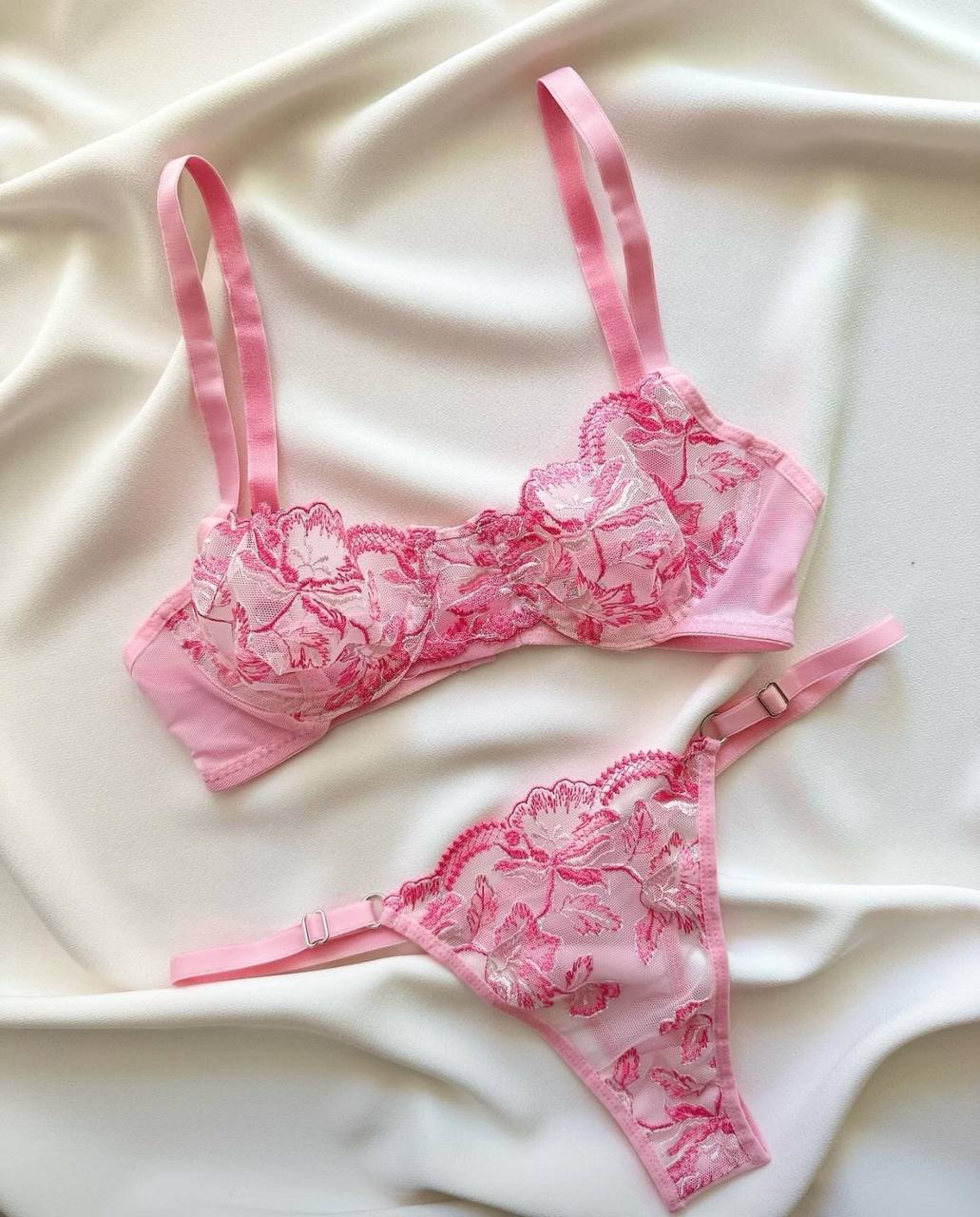 SAEVRA Blush Floral Lace Set