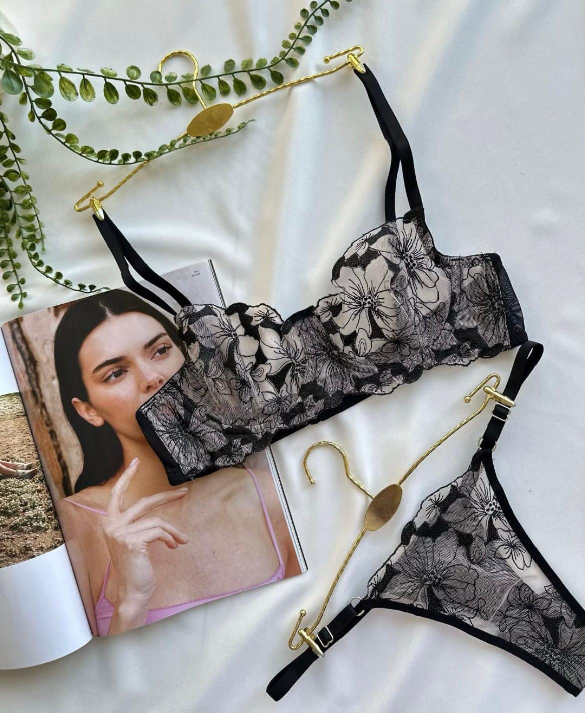 SAEVRA Shadow Lace Set