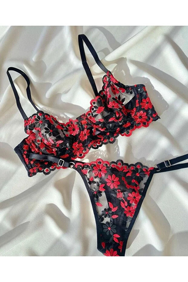 SAEVRA Crimson Noir Lace Set