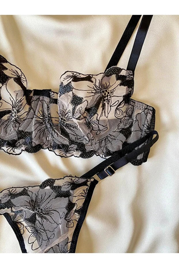 Shadow Lace Set
