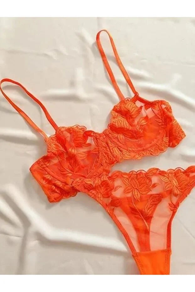 SAEVRA Signature Lace Set