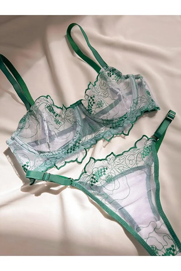 SAEVRA Emerald Grace Lace Set